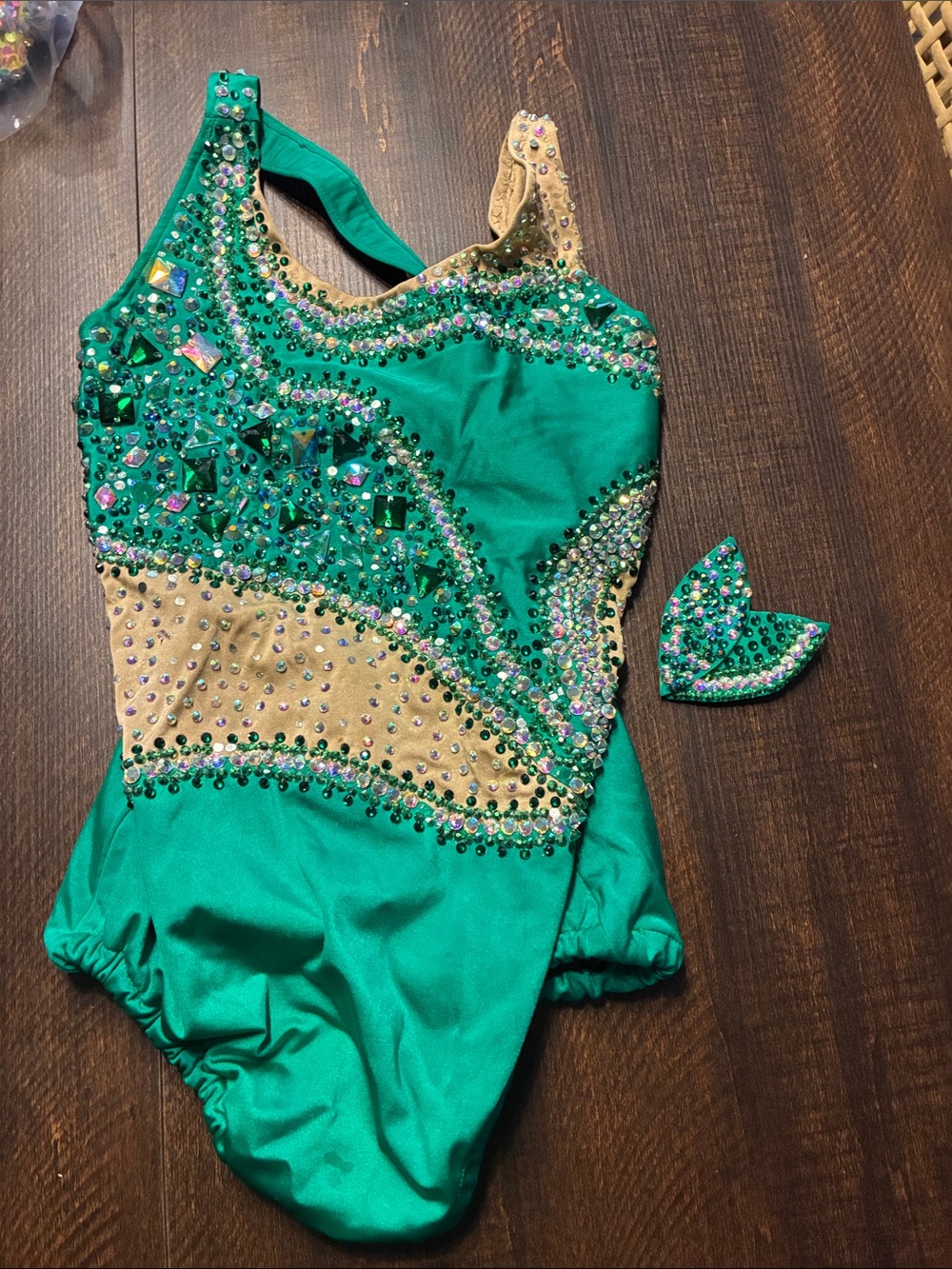 Emerald Green solo w/ hairpiece girls 10-12